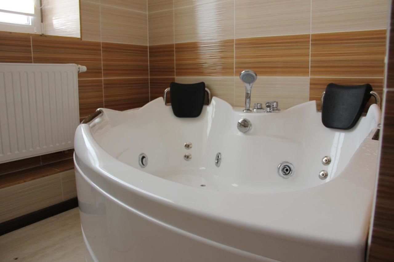 Отель MishyN-City Hotel Dobrovlyany-31