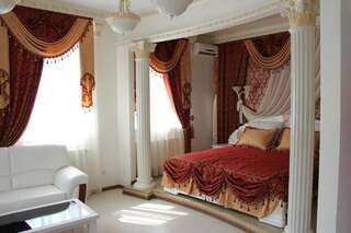 Отель MishyN-City Hotel Dobrovlyany Большой двухместный номер с 1 кроватью-1
